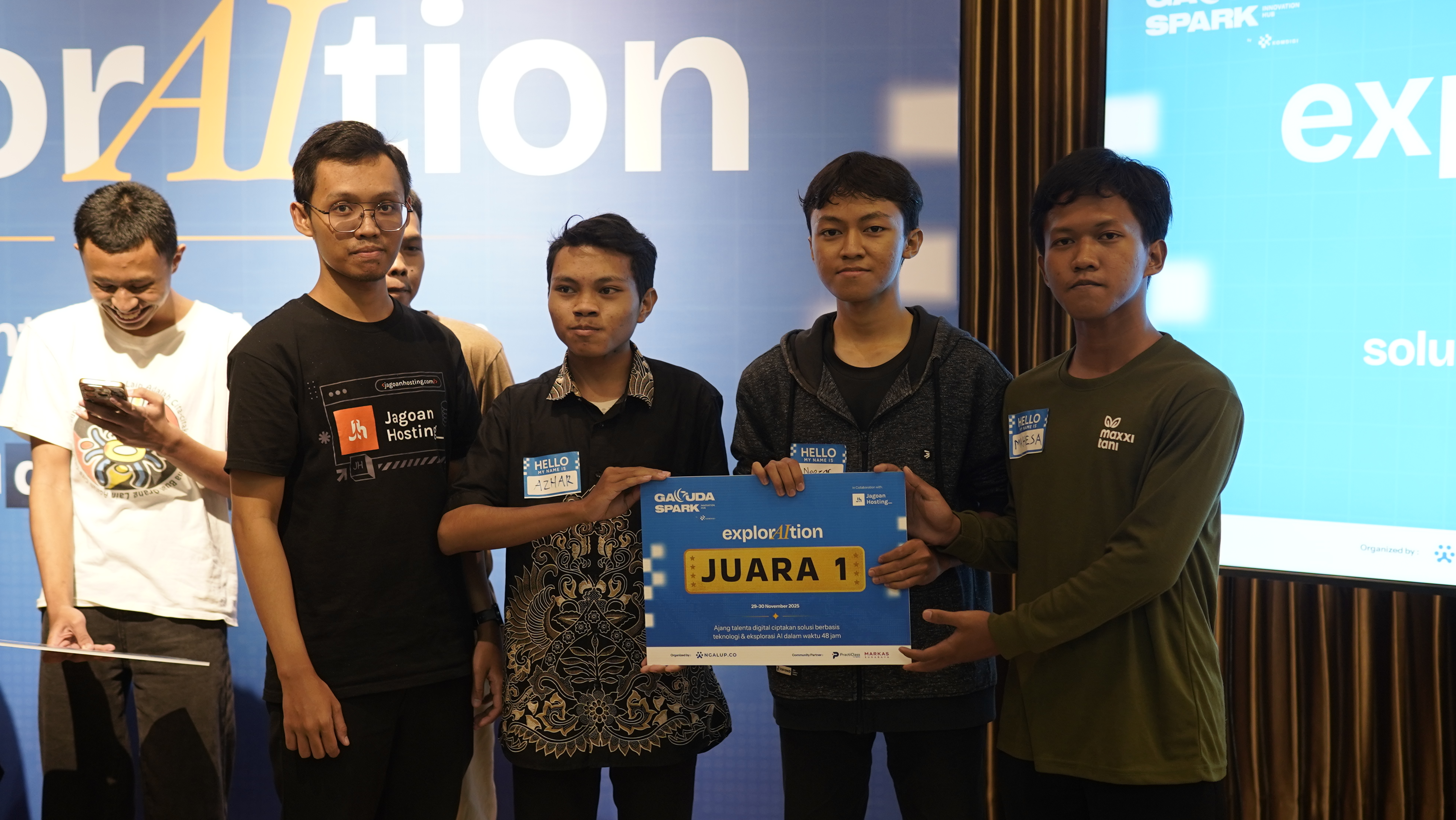 Juara 1 ExplorAItion 2025: Hackathon AI 48 Jam di Surabaya